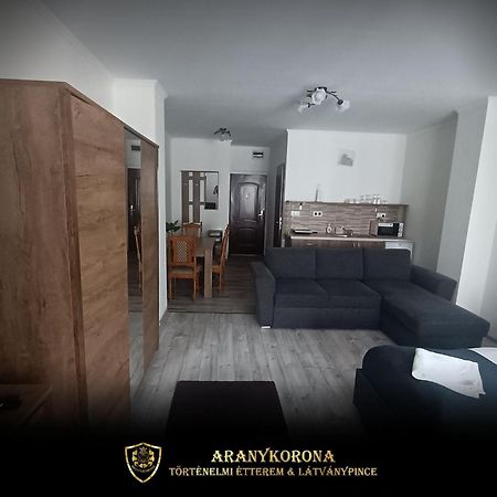 Aranykorona Apartmanhaz Miskolc Eksteriør billede