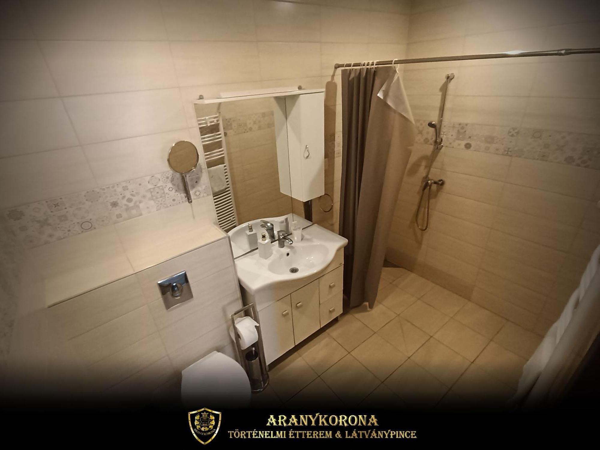 Aranykorona Apartmanhaz Miskolc Eksteriør billede